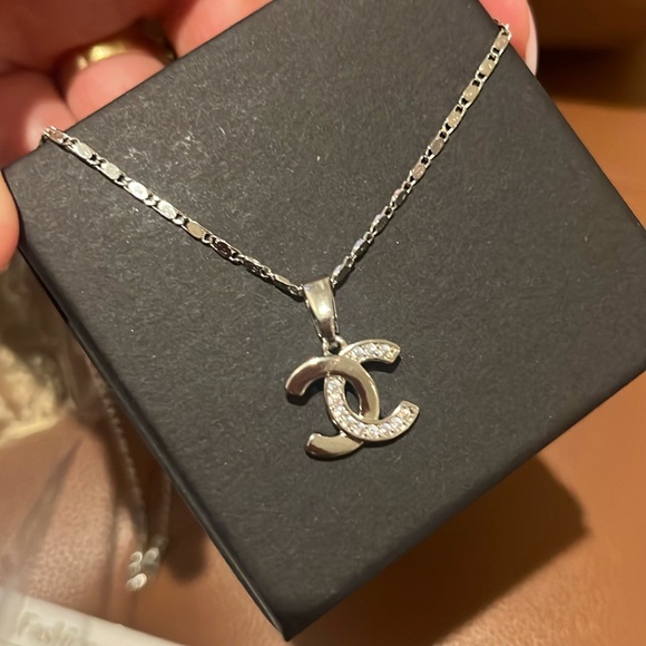 New Stainless Steel 2pc set Designer look Necklace with 18” inches long - Picture 6 of 10